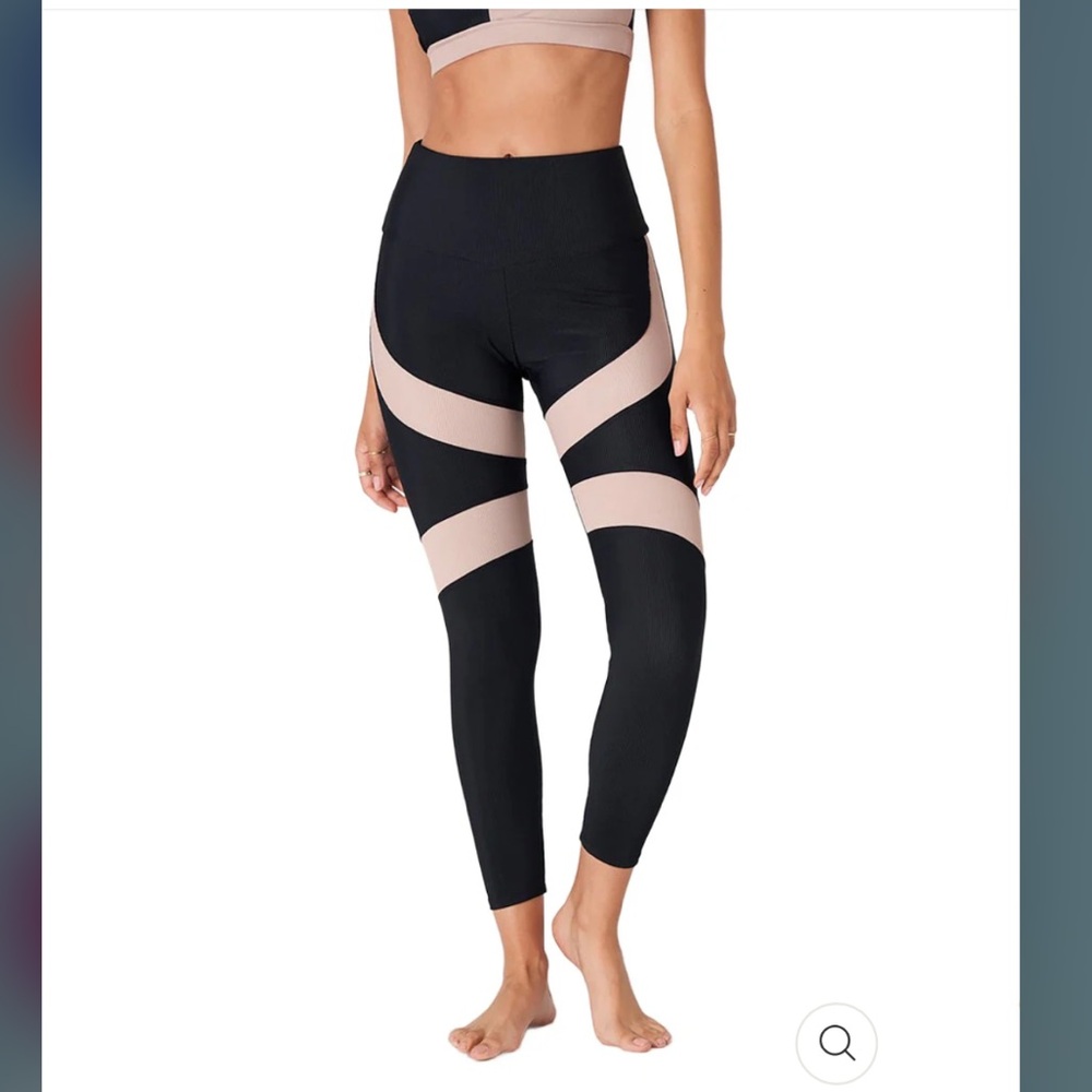 Onzie Hot Yoga 🧘🏻‍♀️ Cadence Leggings